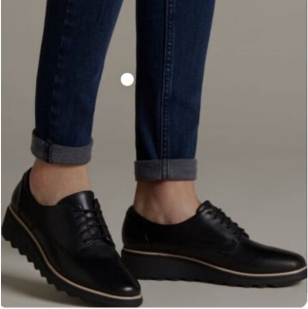 Clarks Sharon Noel lace up Oxford size 8.5. Black leather